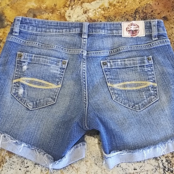 T Five Shorts - Picture 2 of 3